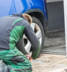 Hiter avtomehanik Komenda