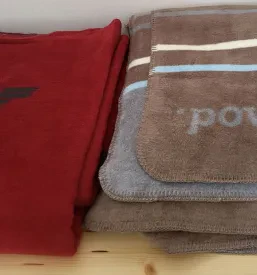 Ugodne deke z logotipom Slovenija