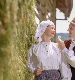 Folklorna skupina Slovenija Ozara