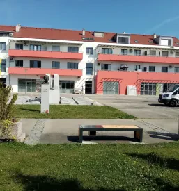 Prodaja in montaža solarne klopi