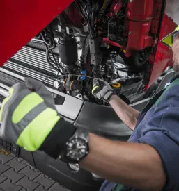 Servis kmetijske in gradbene mehanizacije na terenu Gorenja vas