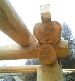 Postavljanje lesenih brunaric Slovenija