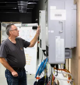 Schnelle Produktion von Akkumulatorbatterien Slowenien im Ausland