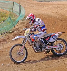 Profesionalni speedway dirkač iz Slovenije