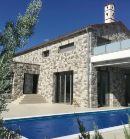 Rent a villa in Kras