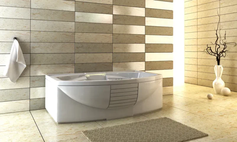Elegantna kopalnica z modernim dizajnom in svetlimi keramičnimi ploščicami. Prostorna in sveža, nudi idealen kotiček za sprostitev in udobje.