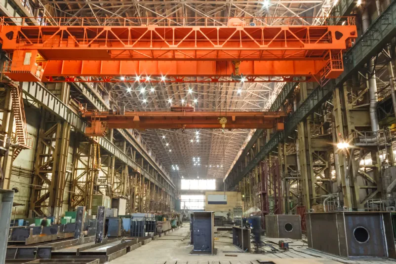 Prostorna industrijska delavnica, namenjena obdelavi kovin Velika industrijska delavnica. Kvalitetno brušenje in strojna obdelava kovin Maribor, Podravska, poteka z moderno opremo.