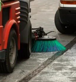 Ugodno pometanje cest za celotno Slovenijo