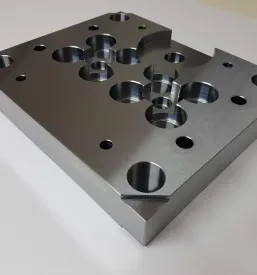 Kvalitetna CNC obdelava Italija