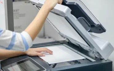 Zakaj domači tiskalnik ni dovolj? Prednosti profesionalne fotokopirnice